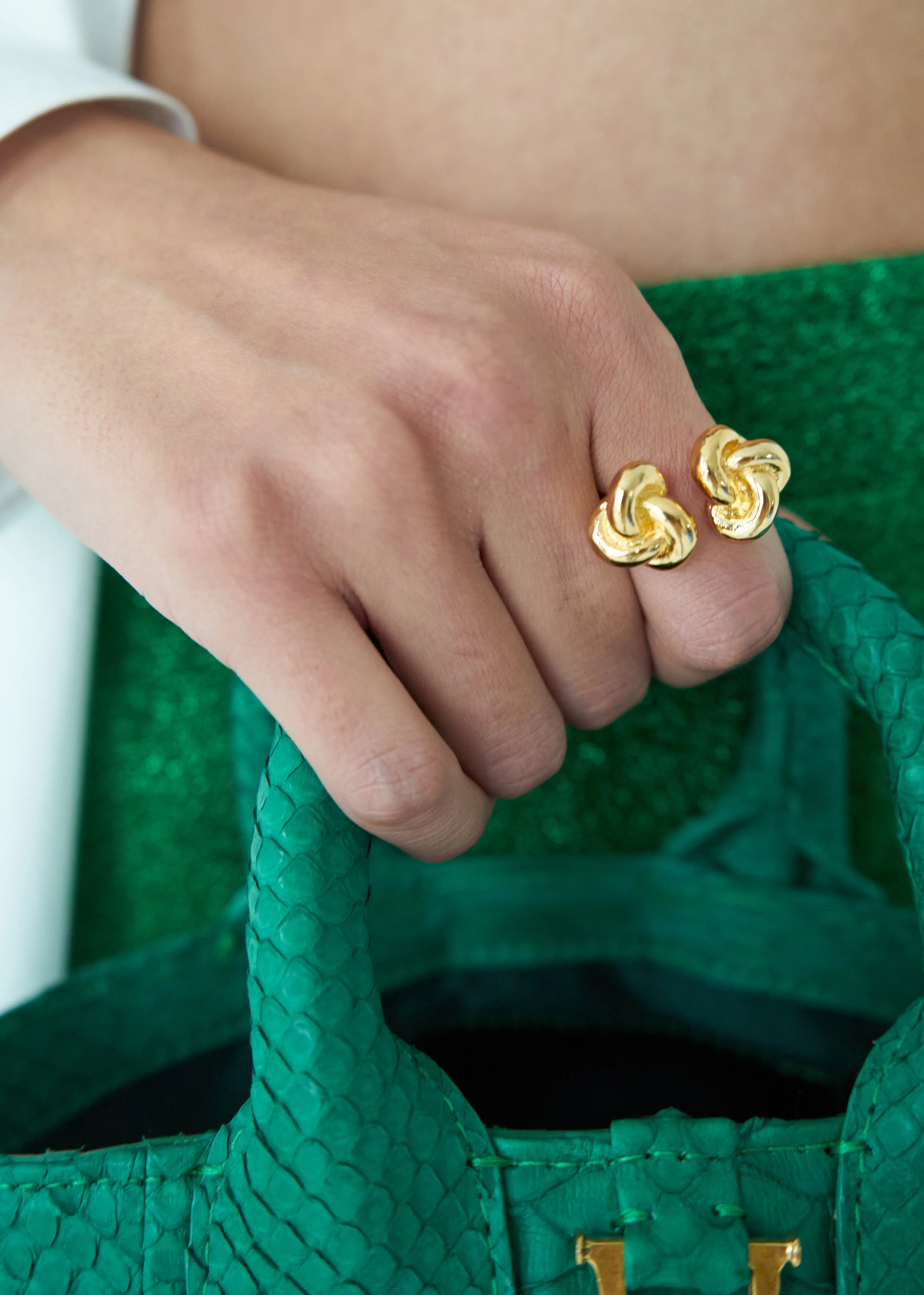 The Knot Ring